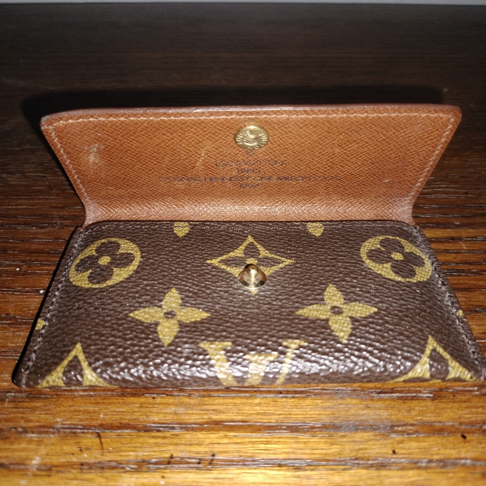 Louis Vuitton Wallet - Picture 2 of 4